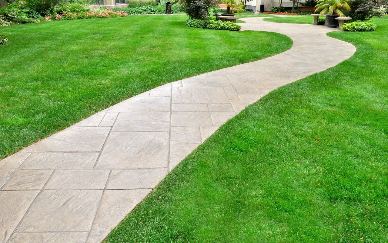 paver walkway in yard - Professional Landscaping Utah